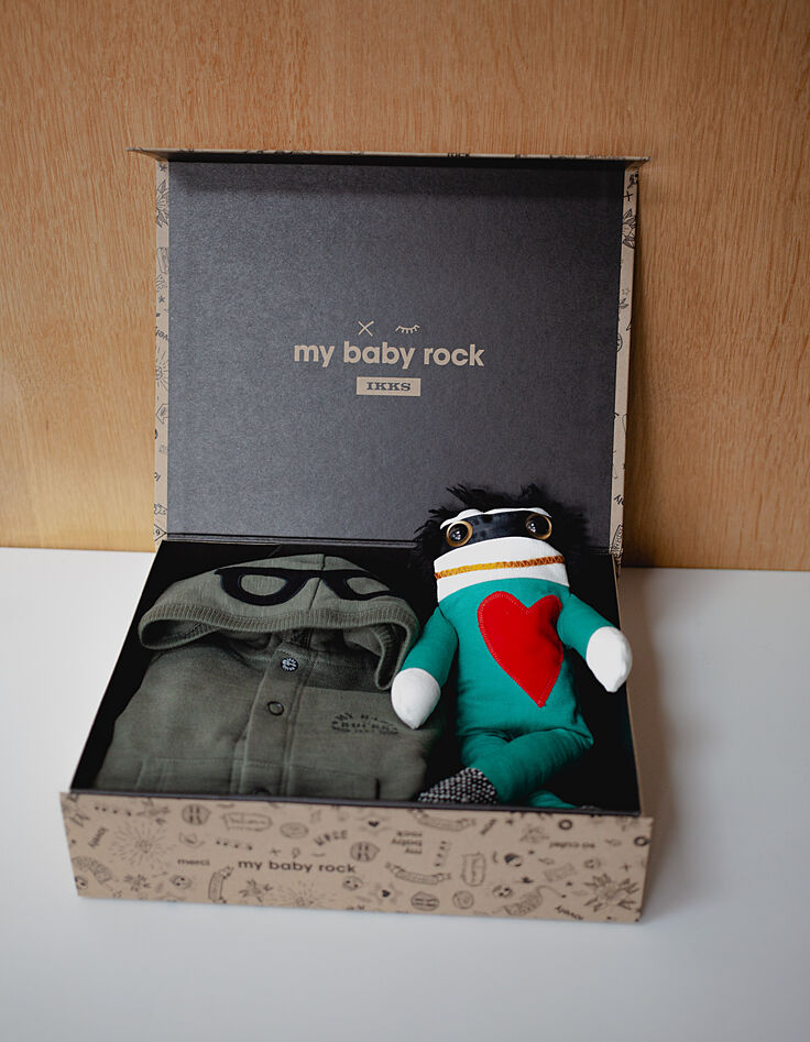 Box mit khaki IKKS Overall und Puppe Tim RAPLAPLA-1