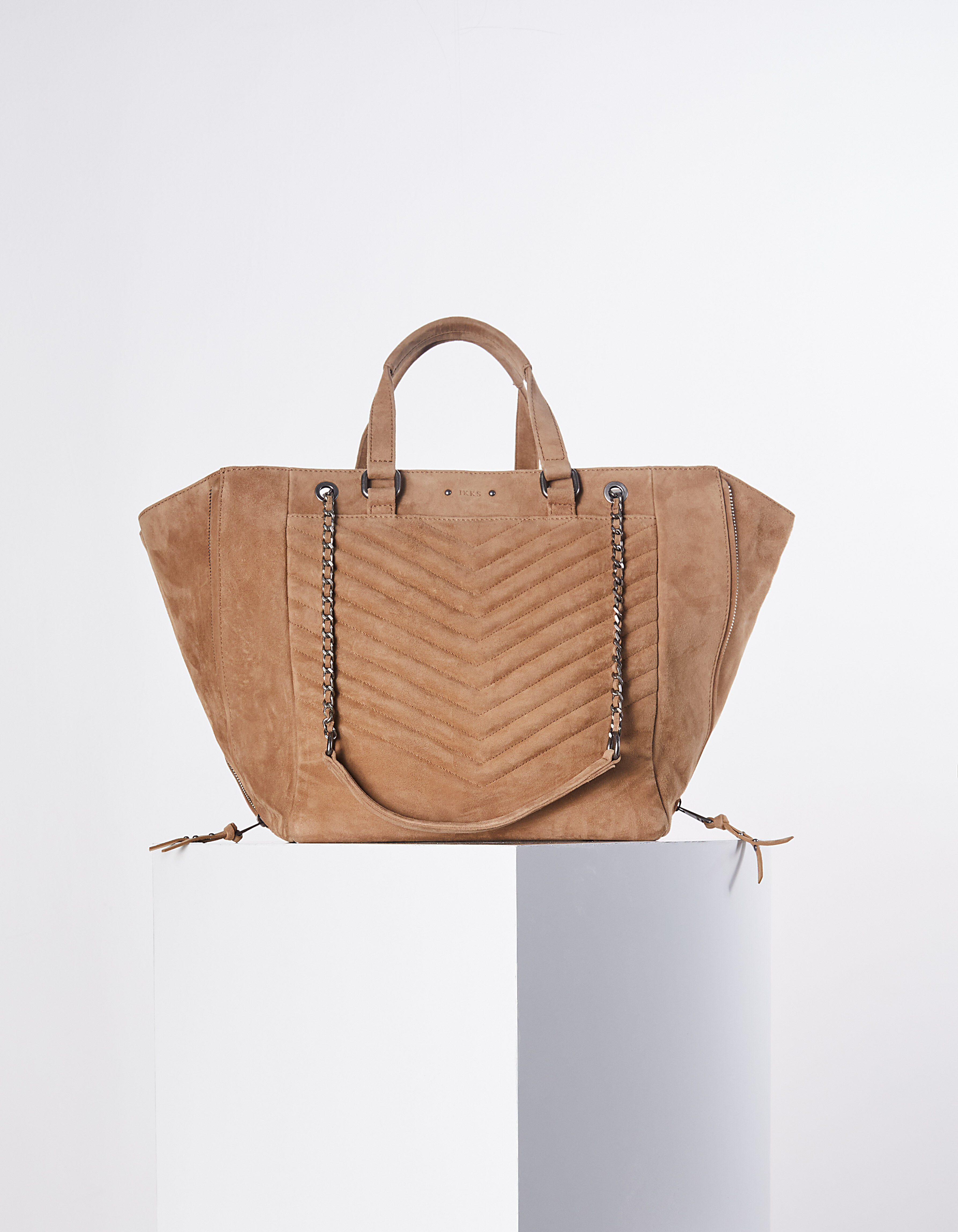 Women's THE SAND 1440 goat suede chevron quilted tote bag