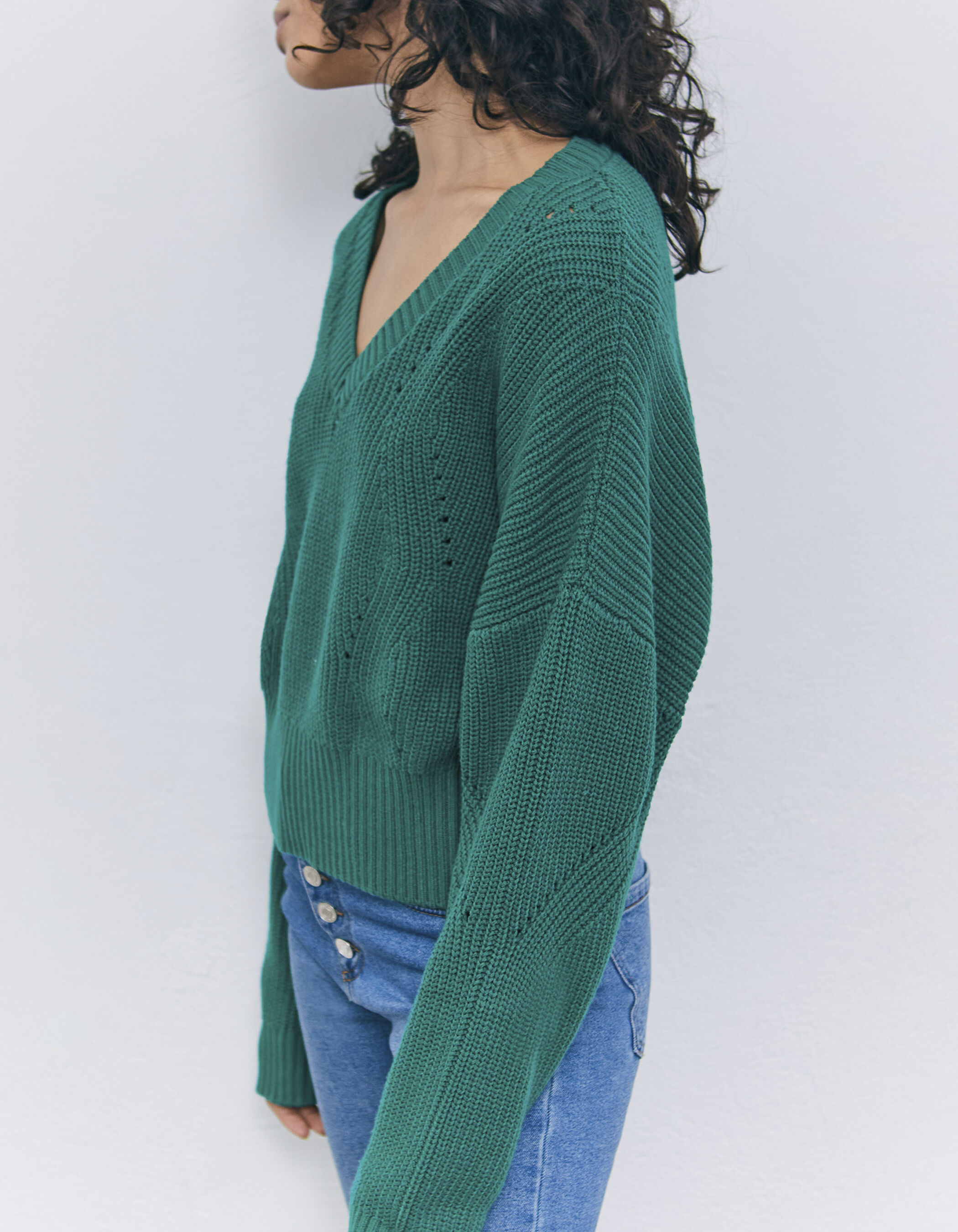 Women's green decorative knit V-neck sweater
