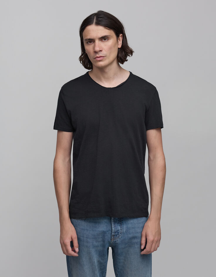 Men’s Essential black V-neck t-shirt-1