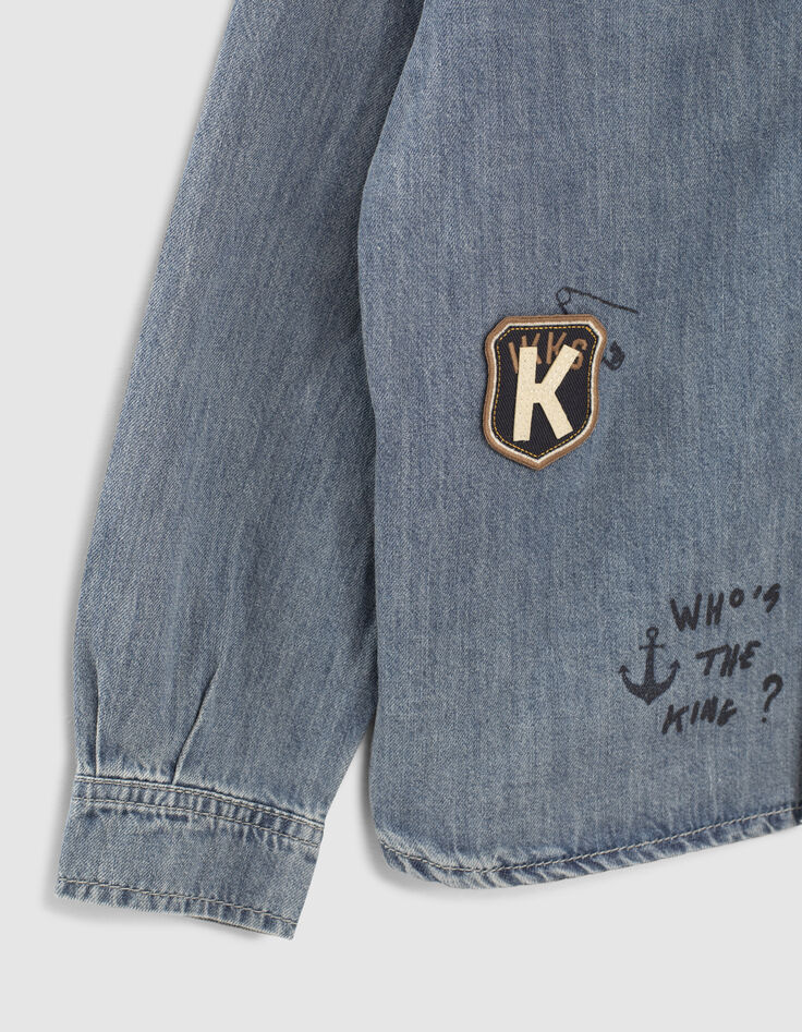 Boys’ light blue denim shirt with badge and hood-6