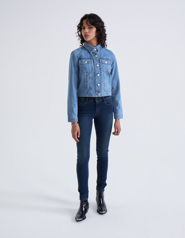 Veste en jean bleu avec clous dos Femme-7