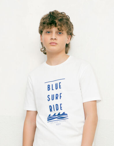 Boys' white T-shirt with rubber slogan and waves - IKKS