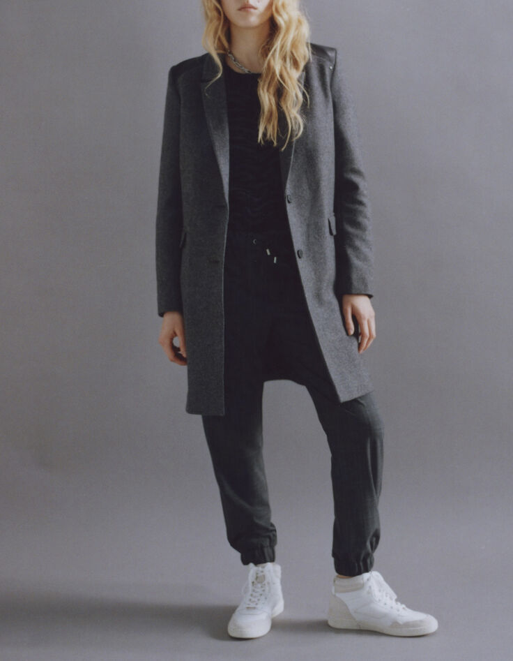 Manteau gris en lainage chevron avec épaulettes en cuir femme-5