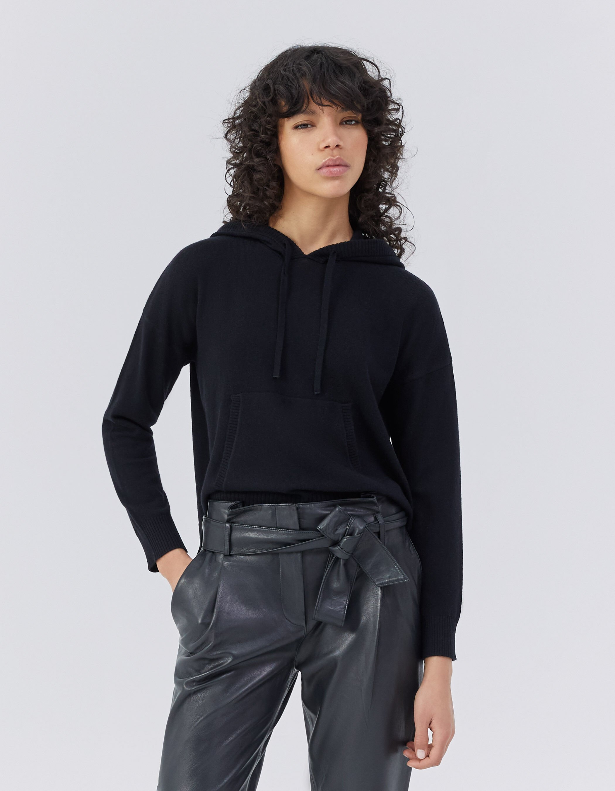 Sweat noir cheap a capuche femme