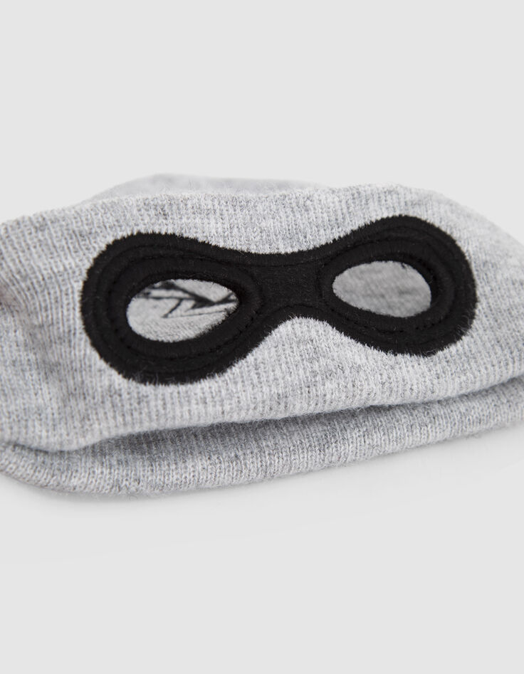 Bonnet gris tricot brodé découpe masque bébé garçon-2