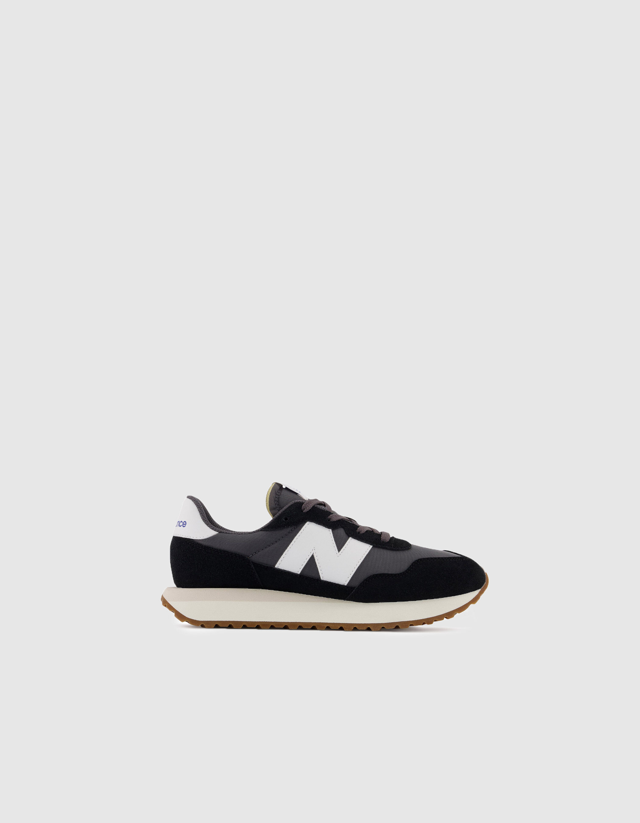 black new balance junior