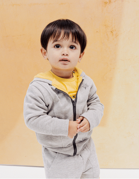 Wendesweatjacke in Grau und Gelb für Babyjungen - IKKS