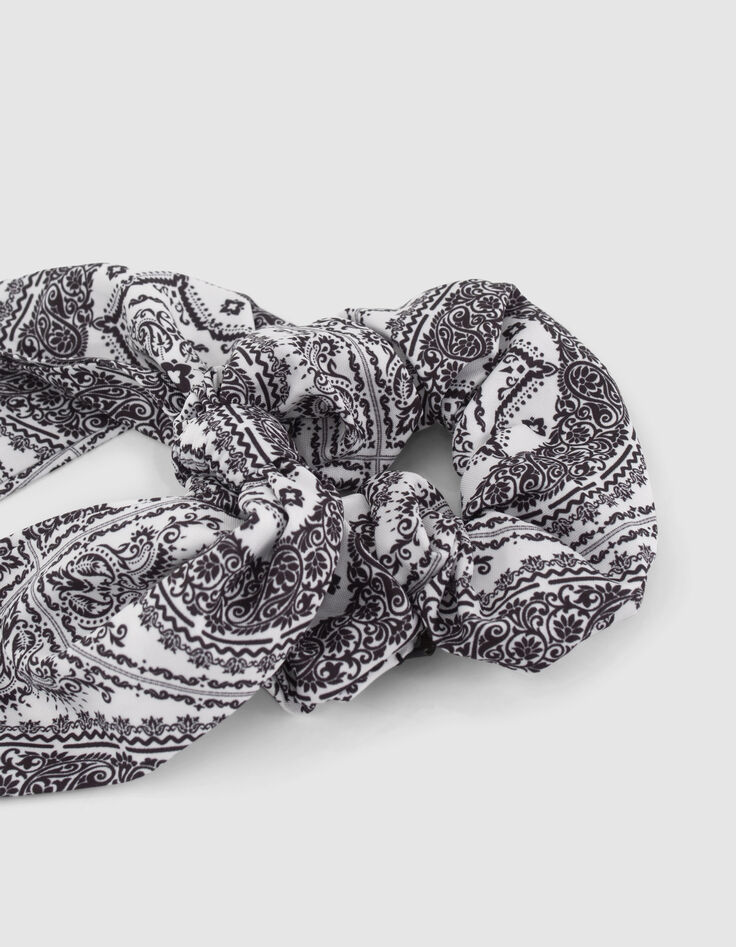 Girls’ white scarf scrunchie with black Bandana motif-3